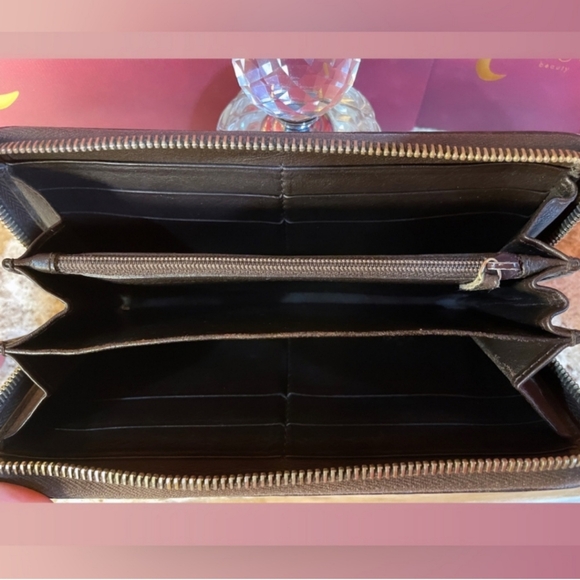 Gucci Monogram Wallet/ EUC/ GORGEOUS! - Picture 3 of 4